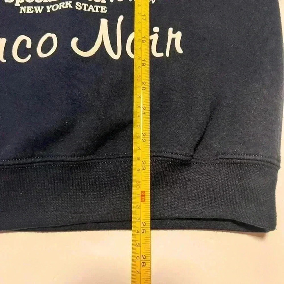 VTG Bully Hill Finger Lakes Winery Sweatshirt with bulldog - Men’s size Small - Picture 5 of 5